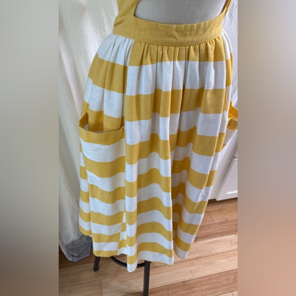 Cut Out Midi Dress in White & Yellow
MARA HOFFMAN Size 0 - Picture 14 of 14